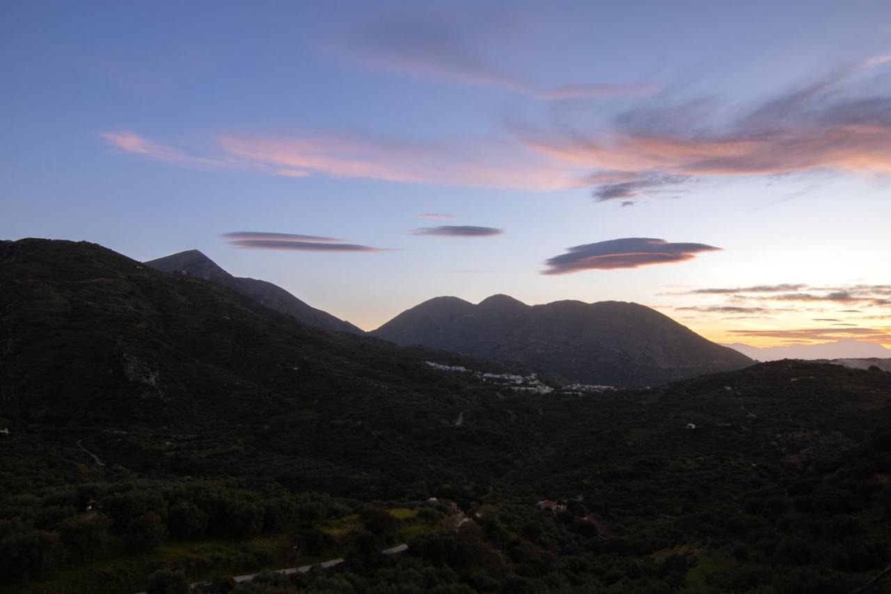 The Mountain House - Authentic Cretan Hideaway - Breathtaking And Nature Views Tourlotí Εξωτερικό φωτογραφία